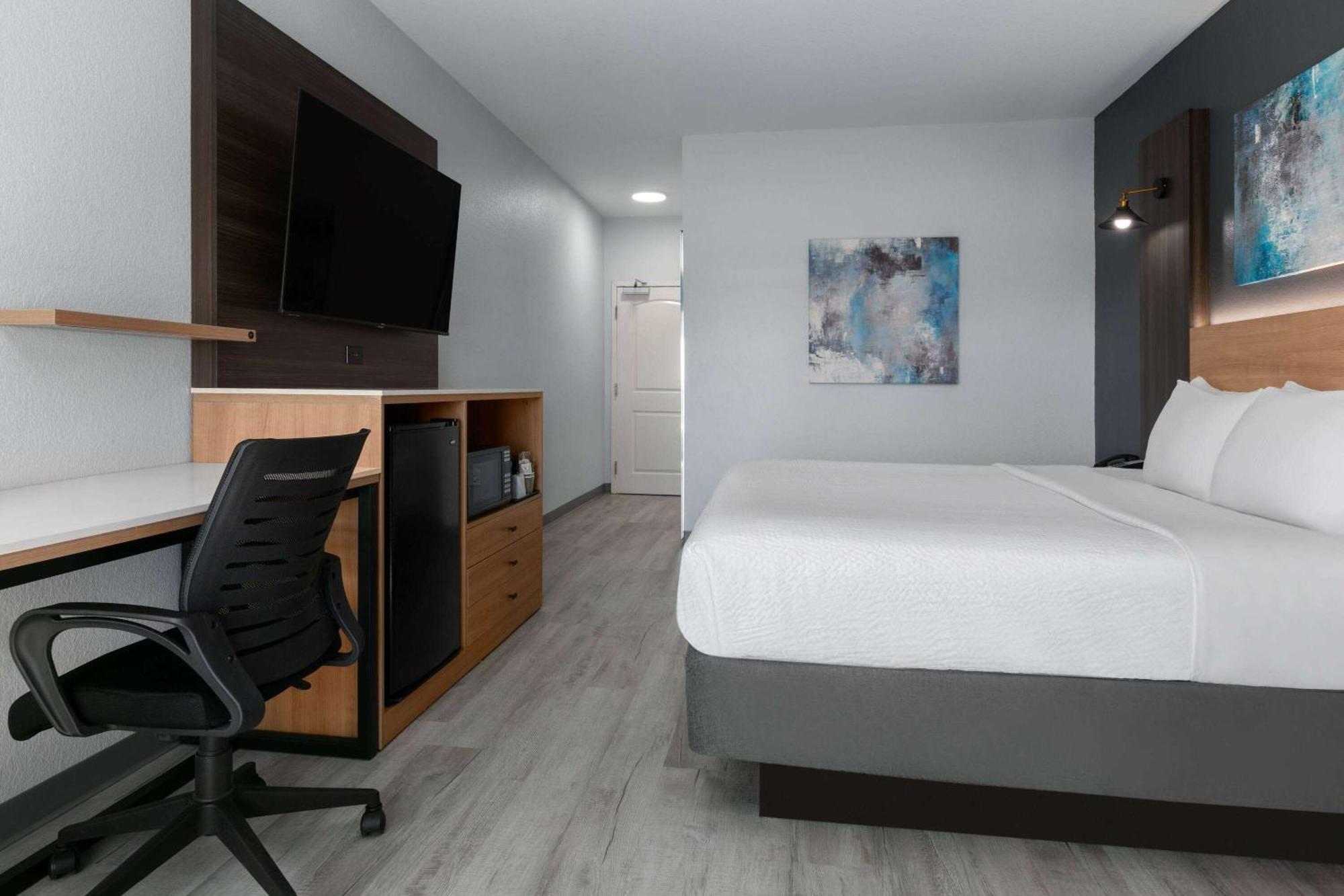 La Quinta Inn & Suites By Wyndham Ft Worth-Бърлисън Екстериор снимка
