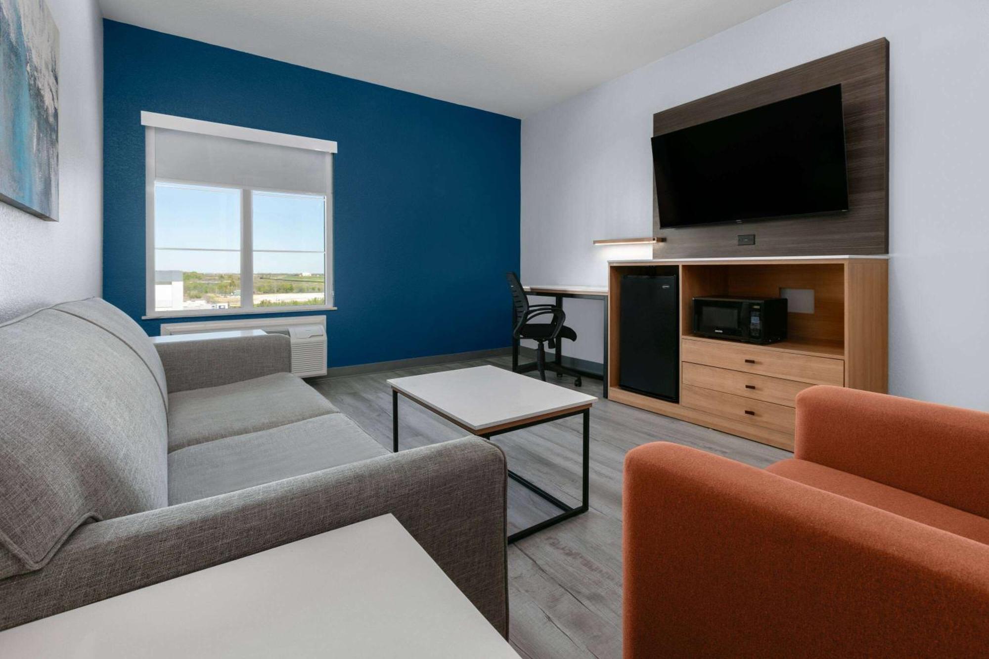 La Quinta Inn & Suites By Wyndham Ft Worth-Бърлисън Екстериор снимка