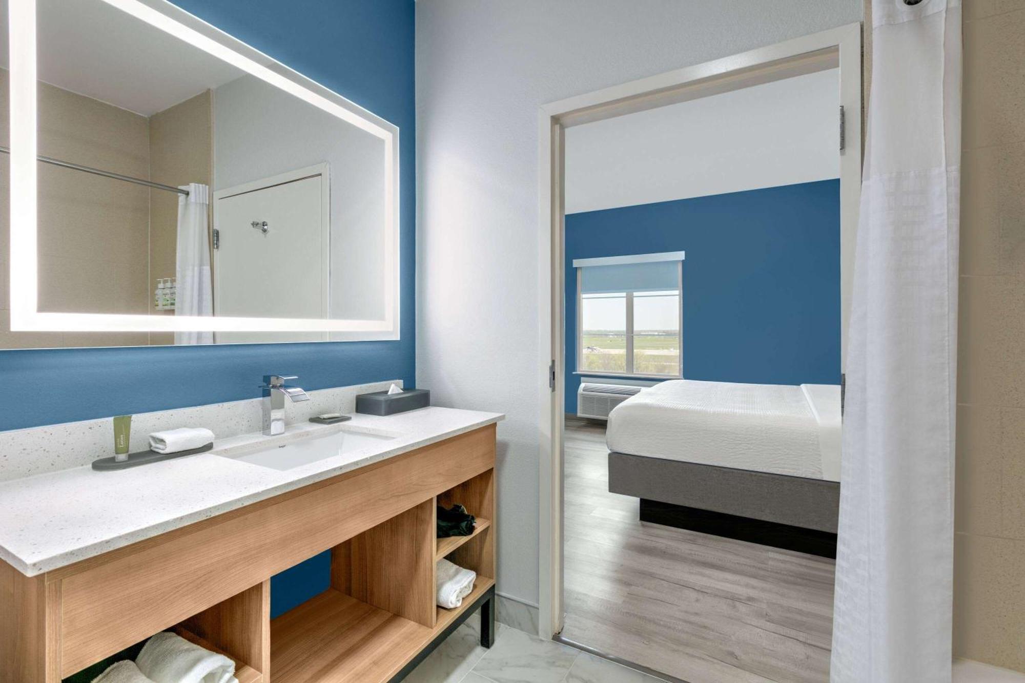 La Quinta Inn & Suites By Wyndham Ft Worth-Бърлисън Екстериор снимка