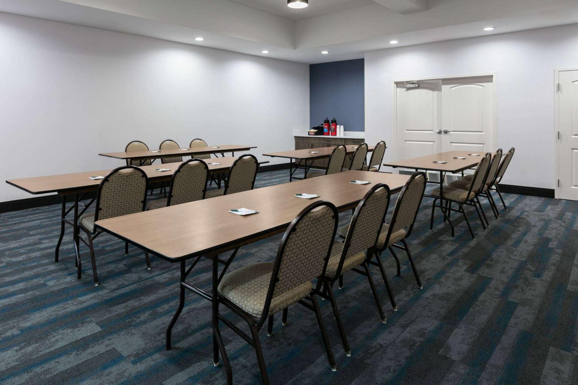 La Quinta Inn & Suites By Wyndham Ft Worth-Бърлисън Екстериор снимка