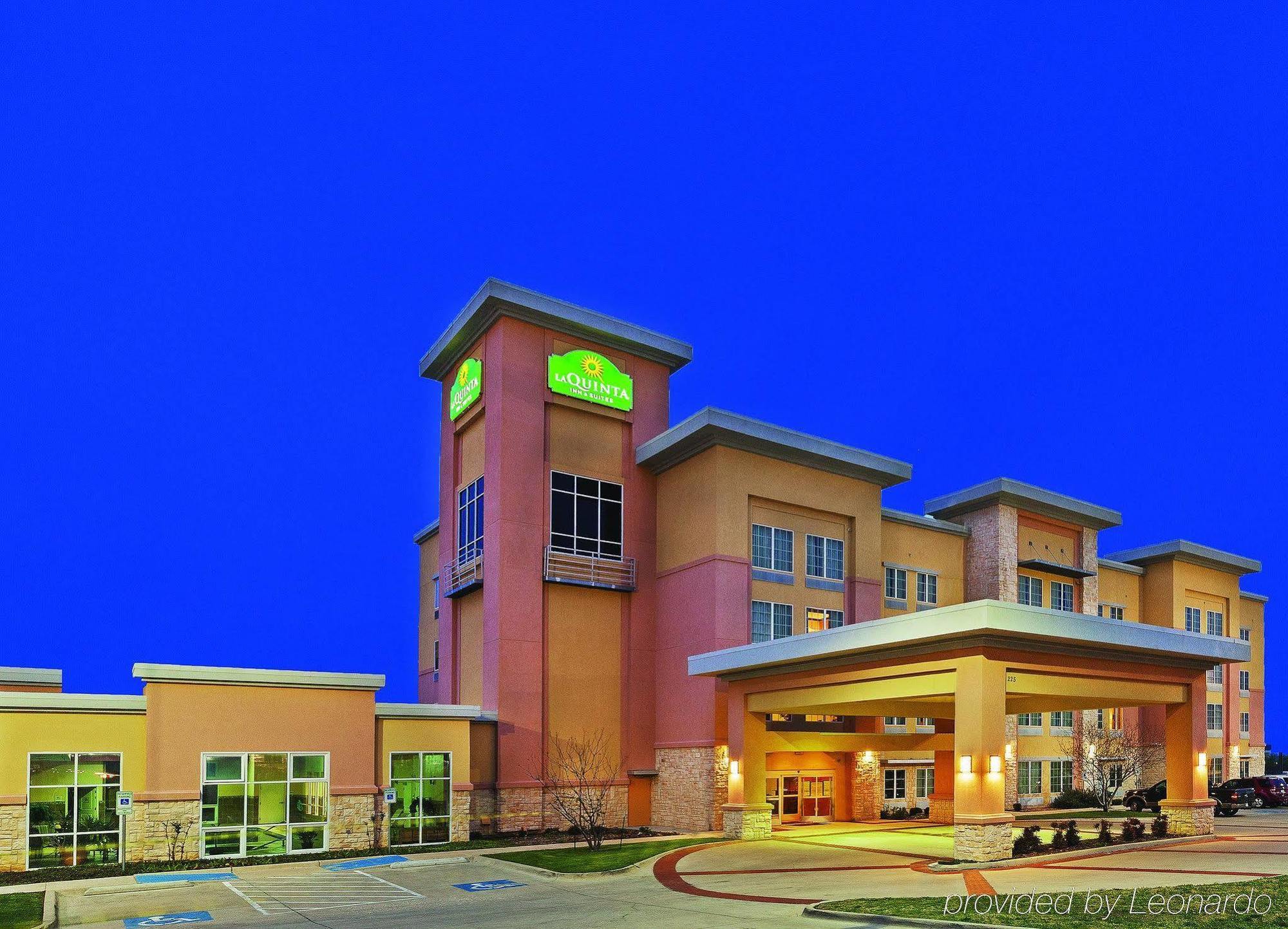 La Quinta Inn & Suites By Wyndham Ft Worth-Бърлисън Екстериор снимка